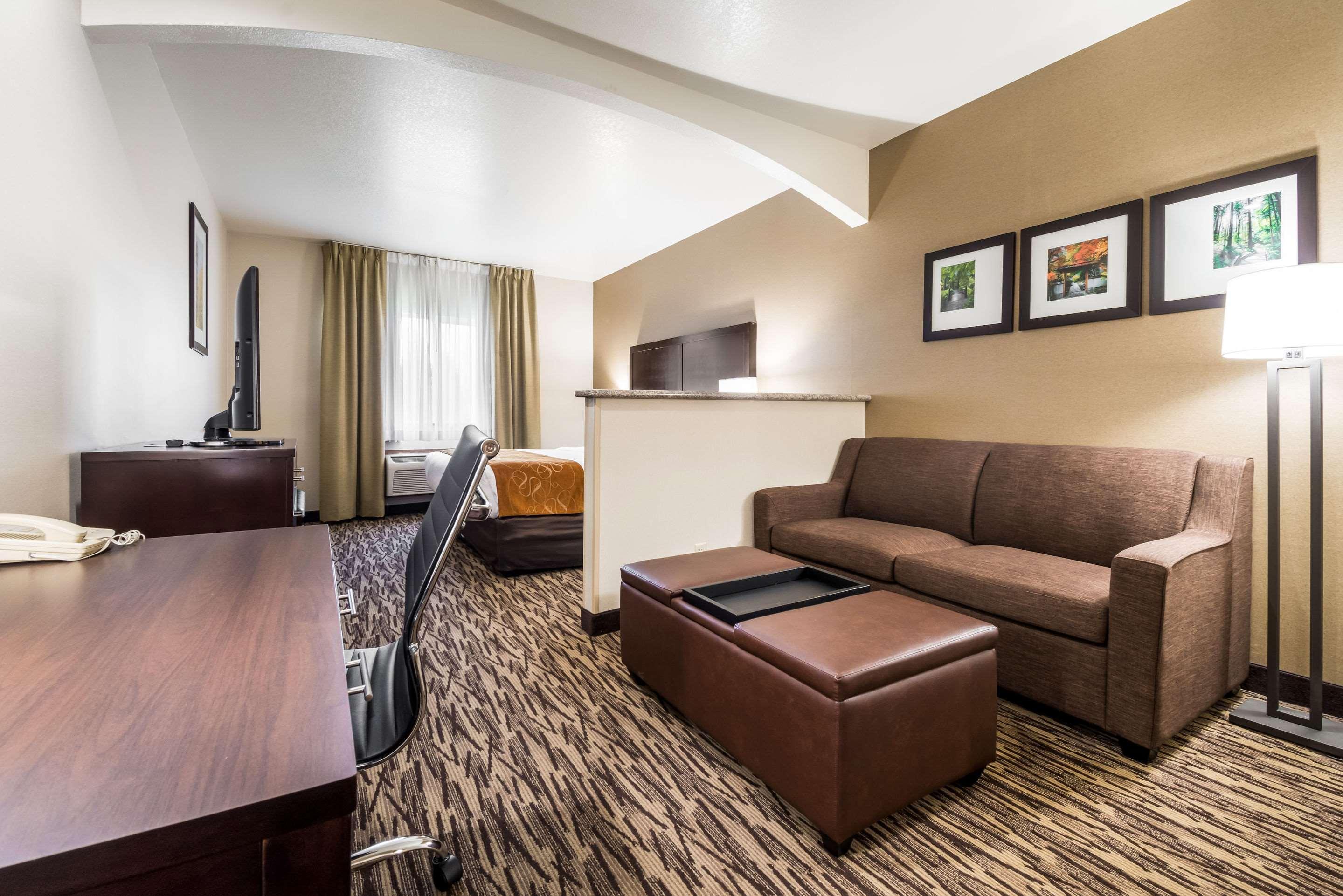 Comfort Suites Portland Airport Екстериор снимка