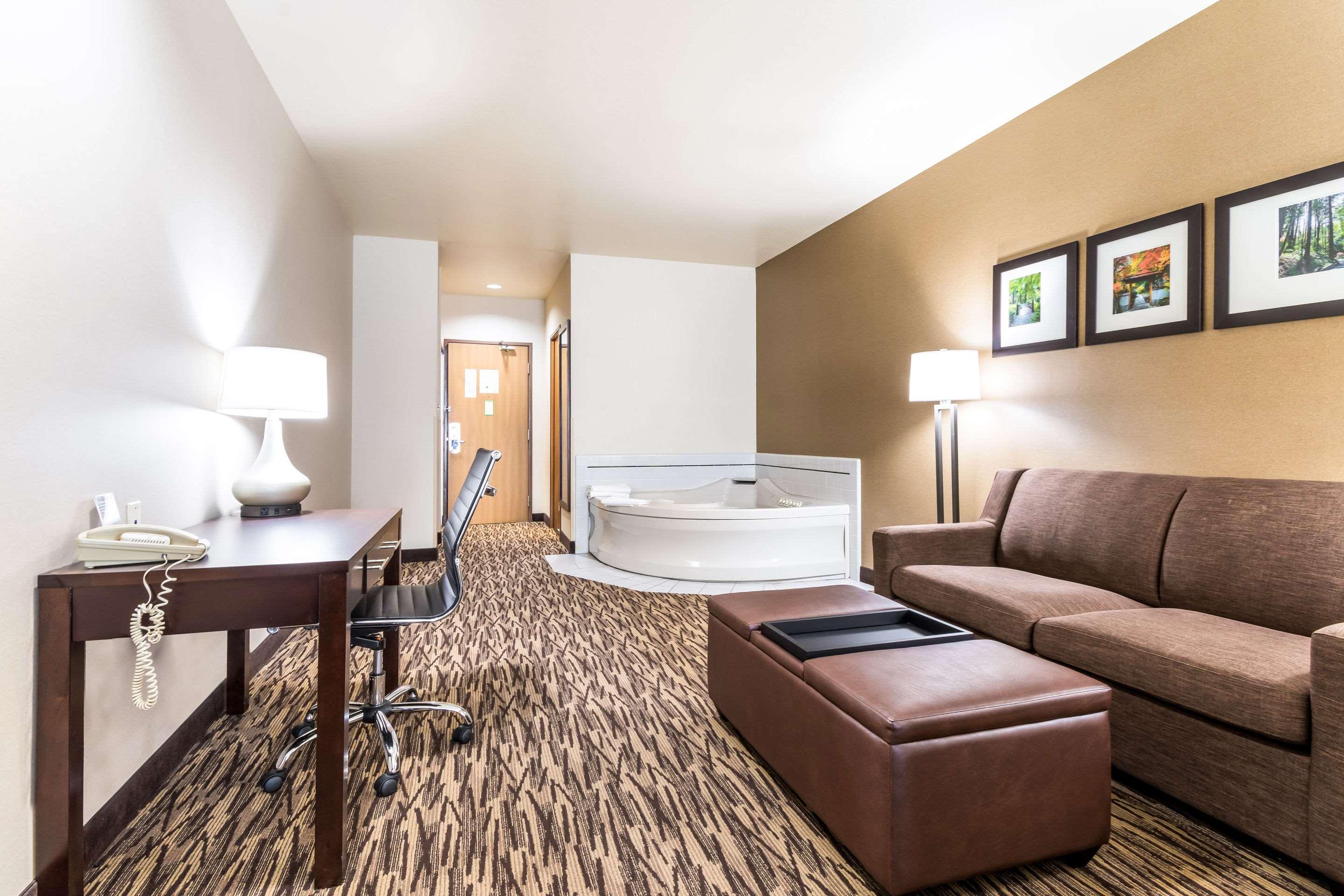 Comfort Suites Portland Airport Екстериор снимка