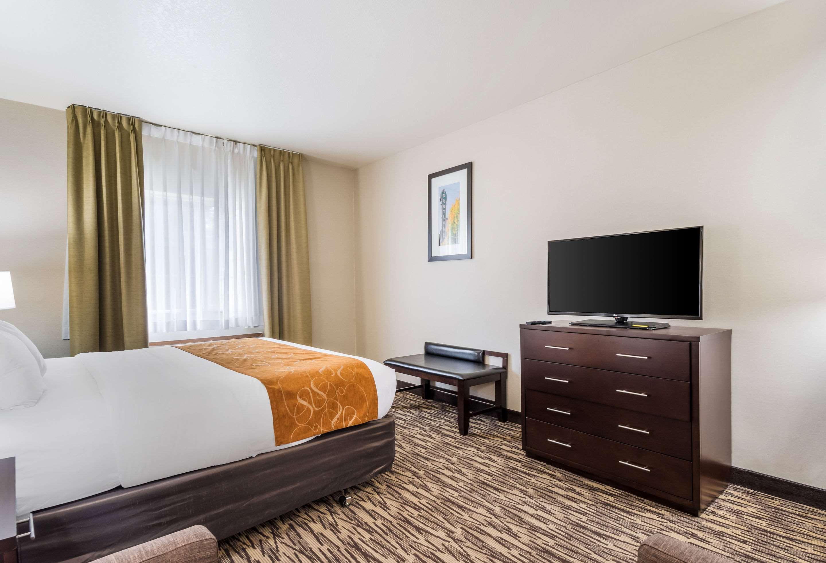 Comfort Suites Portland Airport Екстериор снимка