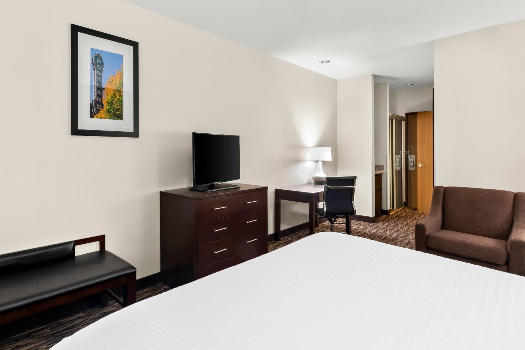 Comfort Suites Portland Airport Екстериор снимка